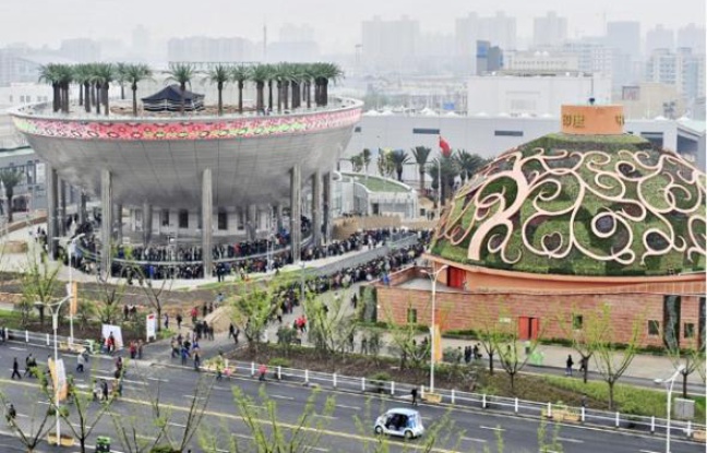 L'Exposition universelle, qui s'ouvrira le 1er mai à Shanghai, devrait attirer entre 70 et 100 millions de visiteurs en six mois. L'Exposition universelle, qui s'ouvrira le 1er mai à Shanghai, devrait attirer entre 70 et 100 millions de visiteurs en six mois.