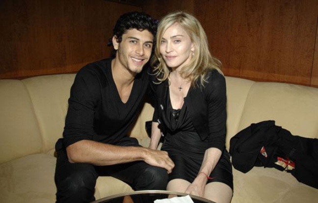 Madonna et Jesus Luz à New York, le 12 septembre 2009. Madonna et Jesus Luz à New York, le 12 septembre 2009.
