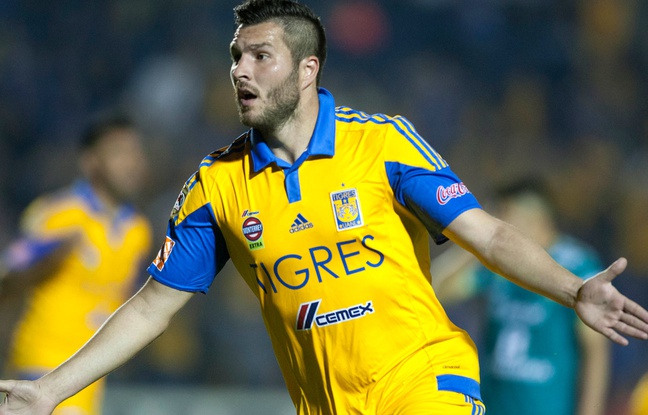 André-Pierre Gignac fête un but contre Leon le 30 janvier 2016. André-Pierre Gignac fête un but contre Leon le 30 janvier 2016.