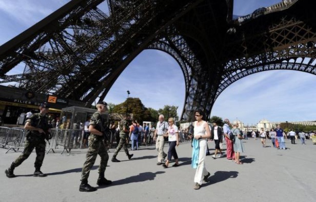 Le Conseil des ministres examinera fin septembre, six mois après les tueries de Mohamed Merah, un projet de loi antiterroriste, visant les Français partant s'entraîner au jihad, notamment en Afghanistan et au Pakistan, a annoncé dimanche l'Intérieur. Le Conseil des ministres examinera fin septembre, six mois après les tueries de Mohamed Merah, un projet de loi antiterroriste, visant les Français partant s'entraîner au jihad, notamment en Afghanistan et au Pakistan, a annoncé dimanche l'Intérieur.