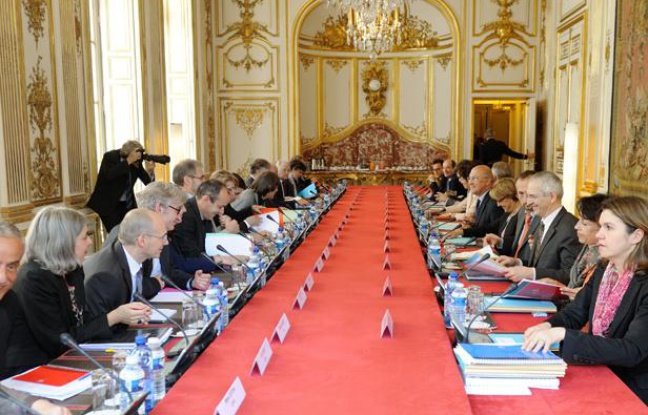 La «conférence de méthode» a réuni les partenaires sociaux le 5 juin 2012 à Matignon La «conférence de méthode» a réuni les partenaires sociaux le 5 juin 2012 à Matignon