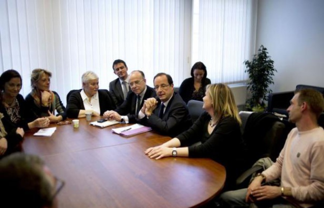 François Hollande s'est engagé lundi, s'il est élu, à autoriser la levée du secret défense sur tous les documents concernant l'affaire Karachi et à laisser les juges travailler "en toute indépendance" François Hollande s'est engagé lundi, s'il est élu, à autoriser la levée du secret défense sur tous les documents concernant l'affaire Karachi et à laisser les juges travailler "en toute indépendance"