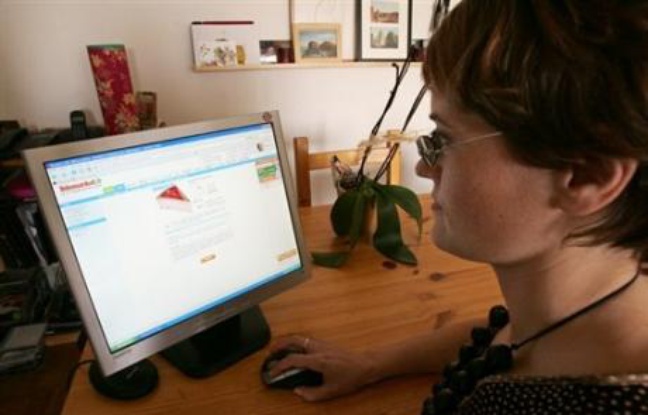 Les services marchands, avec le quart des emplois, ont pris en 2006 l'importance de l'industrie en 1978, une "transformation" liée à l'achat accru de services par les ménages mais aussi par les entreprises ayant externalisé des activités, selon une étude de l'Insee parue vendredi. Les services marchands, avec le quart des emplois, ont pris en 2006 l'importance de l'industrie en 1978, une "transformation" liée à l'achat accru de services par les ménages mais aussi par les entreprises ayant externalisé des activités, selon une étude de l'Insee parue vendredi.