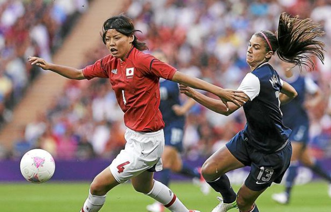 Japan's Saki Kumagai, left, and United States' Alex Morgan vie for the ball during the women's soccer gold medal match at the 2012 Summer Olympics, Thursday, Aug. 9, 2012, in London. (AP Photo/Ben Curtis)/OSOC443/726333595076/1208092125 Japan's Saki Kumagai, left, and United States' Alex Morgan vie for the ball during the women's soccer gold medal match at the 2012 Summer Olympics, Thursday, Aug. 9, 2012, in London. (AP Photo/Ben Curtis)/OSOC443/726333595076/1208092125