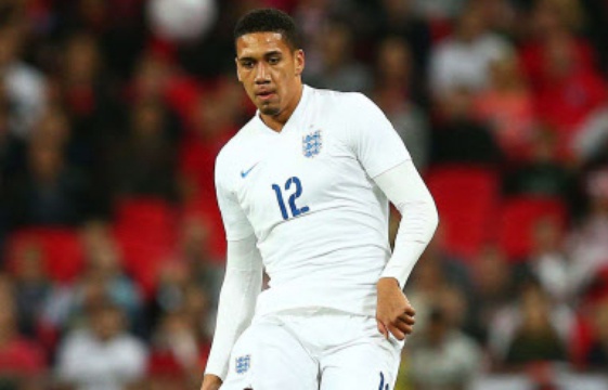 Équipe d'Angleterre - Page 2 561x360_voici-vrai-chris-smalling