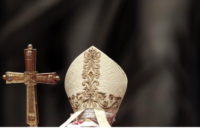 Le pape Benoît XVI célèbre la messe de la Pentecôte, le 27 mai 2012, au Vatican. Le pape Benoît XVI célèbre la messe de la Pentecôte, le 27 mai 2012, au Vatican.