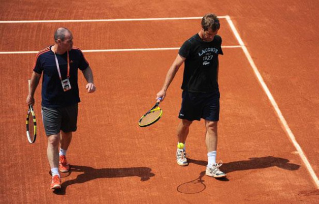 Le joueur français Richard Gasquet (à dr.) à l'entraînement avec Riccardo Piatti son entraîneur, le 23 mai 2012 à Roland-Garros. Le joueur français Richard Gasquet (à dr.) à l'entraînement avec Riccardo Piatti son entraîneur, le 23 mai 2012 à Roland-Garros.