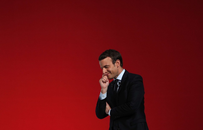 Emmanuel Macron en meeting à Chatellerault, le 28 avril 2017. Emmanuel Macron en meeting à Chatellerault, le 28 avril 2017.