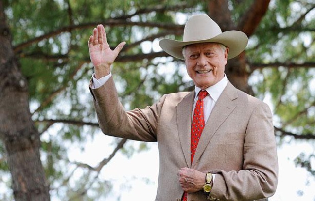 L’acteur Larry Hagman de la série Dallas pose au festival de télévision de Monte Carlo, le 8 juin 2010. L’acteur Larry Hagman de la série Dallas pose au festival de télévision de Monte Carlo, le 8 juin 2010.