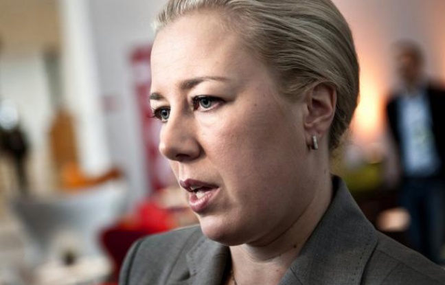 La Finlande préfère se préparer à sortir de l'euro plutôt qu'à payer les dettes des autres pays de la zone euro, affirme la ministre des Finances Jutta Urpilainen, vendredi dans le quotidien financier Kauppalehti. La Finlande préfère se préparer à sortir de l'euro plutôt qu'à payer les dettes des autres pays de la zone euro, affirme la ministre des Finances Jutta Urpilainen, vendredi dans le quotidien financier Kauppalehti.