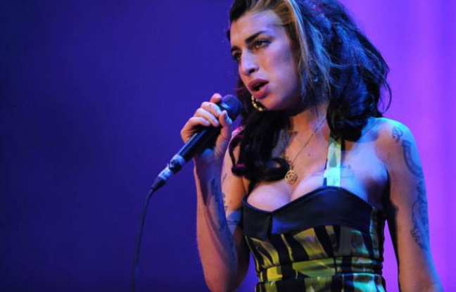 Amy Winehouse en concert à Belgrade, en Serbie le 18 juin 2011 Amy Winehouse en concert à Belgrade, en Serbie le 18 juin 2011
