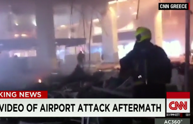L'aéroport de Bruxelles, quelques minutes après les attaques terroristes du 22 mars 2016. L'aéroport de Bruxelles, quelques minutes après les attaques terroristes du 22 mars 2016.