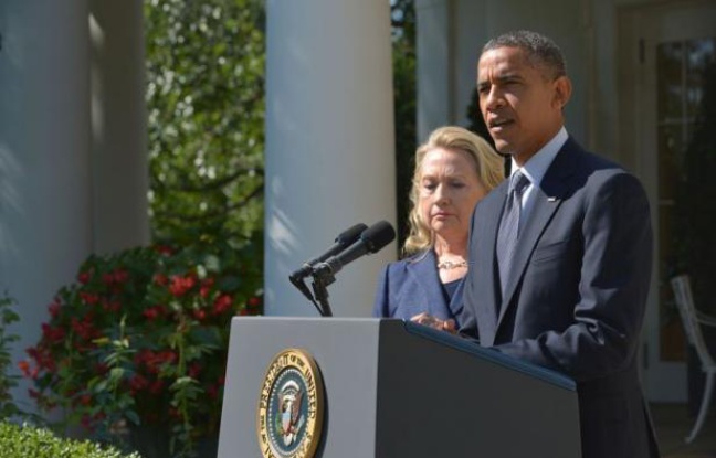 L'ambassadeur des Etats-Unis en Libye Chris Stevens et trois autres Américains ont été tués dans une attaque contre le consulat à Benghazi par des hommes armés en colère contre un film anti-islam, suscitant mercredi une onde de choc à Washington et dans le monde. L'ambassadeur des Etats-Unis en Libye Chris Stevens et trois autres Américains ont été tués dans une attaque contre le consulat à Benghazi par des hommes armés en colère contre un film anti-islam, suscitant mercredi une onde de choc à Washington et dans le monde.