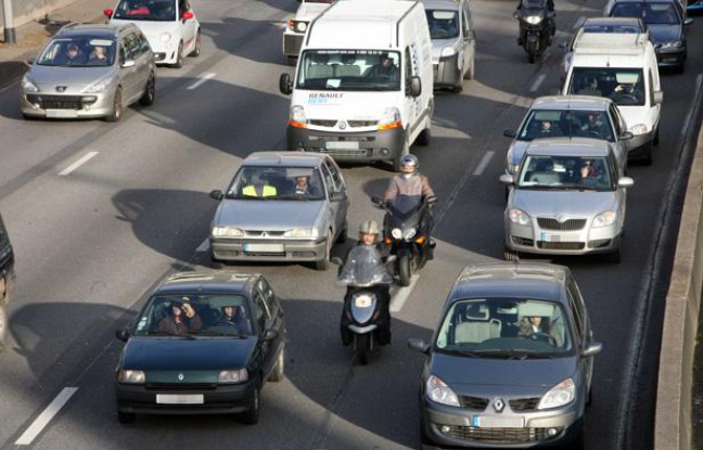 Le périphérique parisien. Le périphérique parisien.