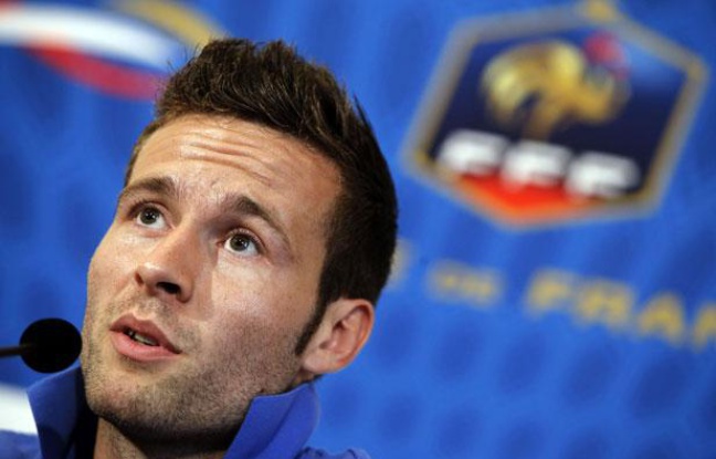 Yohan Cabaye, milieu de terrain de l'équipe de France, le 9 juin 2012, à Donetsk. Yohan Cabaye, milieu de terrain de l'équipe de France, le 9 juin 2012, à Donetsk.
