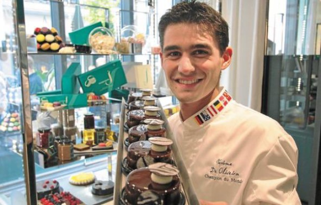 « J'ai toujours adoré le côté créatif et quasi architectural du dessert », dixit Jérôme de Oliveira. « J'ai toujours adoré le côté créatif et quasi architectural du dessert », dixit Jérôme de Oliveira.