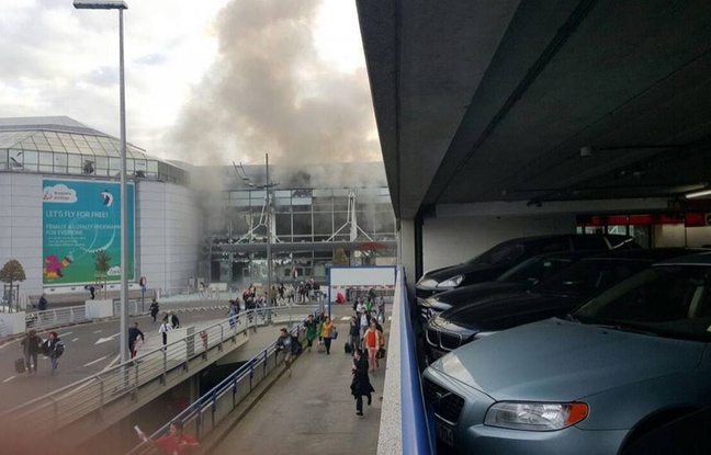 Double explosion à l'aéroport de Bruxelles. Double explosion à l'aéroport de Bruxelles.