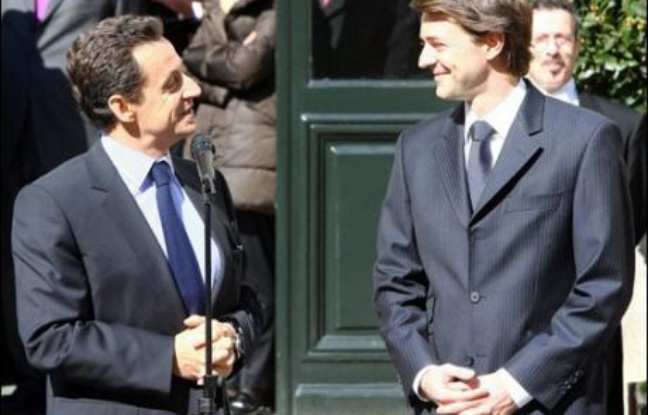 M. Sarkozy a quitté le ministère après passation de témoin à François Baroin, son successeur dont la nomination a été annoncée le matin même par un communiqué de l'Elysée. M. Sarkozy a quitté le ministère après passation de témoin à François Baroin, son successeur dont la nomination a été annoncée le matin même par un communiqué de l'Elysée.