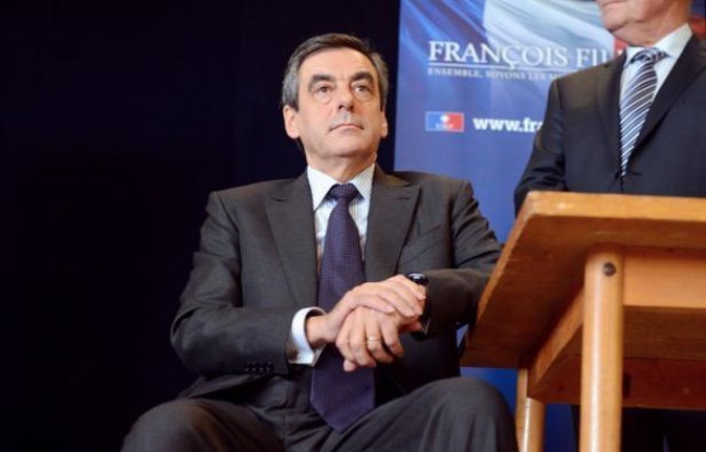 François Fillon (UMP) a redit mercredi qu'il reviendrait sur le mariage homosexuel en cas de retour au pouvoir, non pas contre "la reconnaissance de l'amour" de couples de personnes de même sexe, mais en raison du "bouleversement de la filiation". François Fillon (UMP) a redit mercredi qu'il reviendrait sur le mariage homosexuel en cas de retour au pouvoir, non pas contre "la reconnaissance de l'amour" de couples de personnes de même sexe, mais en raison du "bouleversement de la filiation".