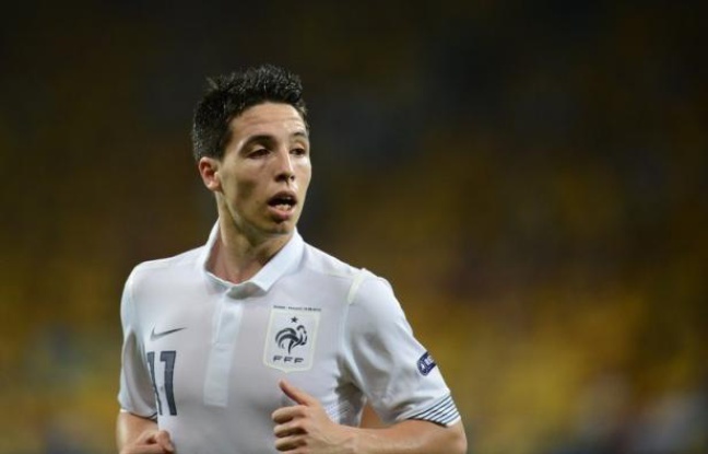 Le milieu de terrain de l'équipe de France, Samir Nasri, a insulté un rédacteur de l'AFP en zone mixte après l'élimination de l'équipe de France, battue samedi par l'Espagne 2 à 0 en quarts de finale de l'Euro-2012 à Donetsk. Le milieu de terrain de l'équipe de France, Samir Nasri, a insulté un rédacteur de l'AFP en zone mixte après l'élimination de l'équipe de France, battue samedi par l'Espagne 2 à 0 en quarts de finale de l'Euro-2012 à Donetsk.