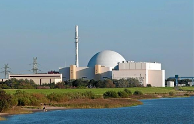 Une centrale nucléaire près de Hambourg, dans le nord de l'Allemagne. Une centrale nucléaire près de Hambourg, dans le nord de l'Allemagne.