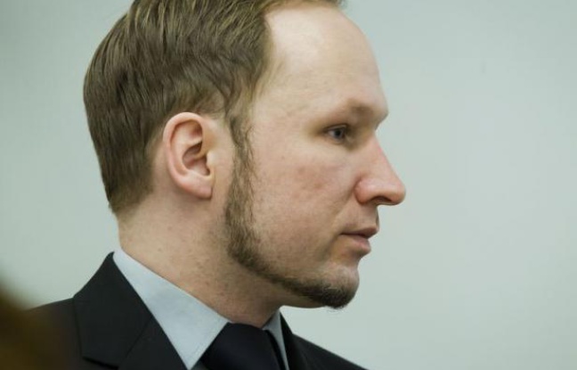Le procès d'Anders Behring Breivik, jugé pour la mort de 77 personnes l'an dernier en Norvège, a connu son premier incident sérieux vendredi quand le frère d'une victime a jeté une chaussure en direction de l'accusé en hurlant "Tu es un tueur, va en enfer" Le procès d'Anders Behring Breivik, jugé pour la mort de 77 personnes l'an dernier en Norvège, a connu son premier incident sérieux vendredi quand le frère d'une victime a jeté une chaussure en direction de l'accusé en hurlant "Tu es un tueur, va en enfer"