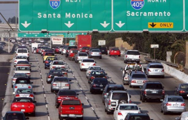 Les ventes automobiles ont progressé en mars aux Etats-Unis alors que l'économie montre des signes d'amélioration et que les prix du carburant incitent à acheter des voitures plus économes, d'après les chiffres publiés mardi par les constructeurs Les ventes automobiles ont progressé en mars aux Etats-Unis alors que l'économie montre des signes d'amélioration et que les prix du carburant incitent à acheter des voitures plus économes, d'après les chiffres publiés mardi par les constructeurs