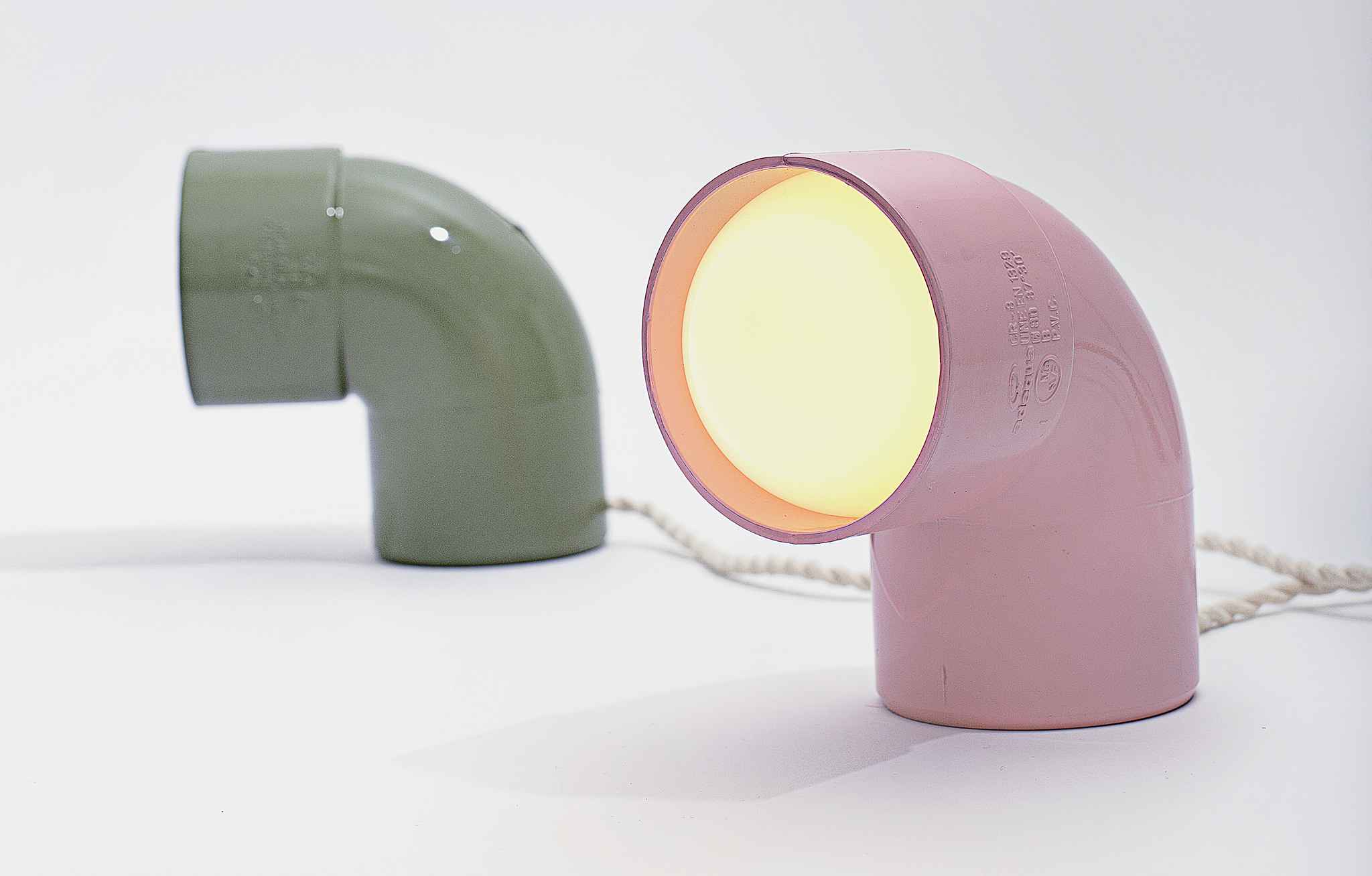 Diy comment fabriquer une lampe design à partir dun tuyau en pvc