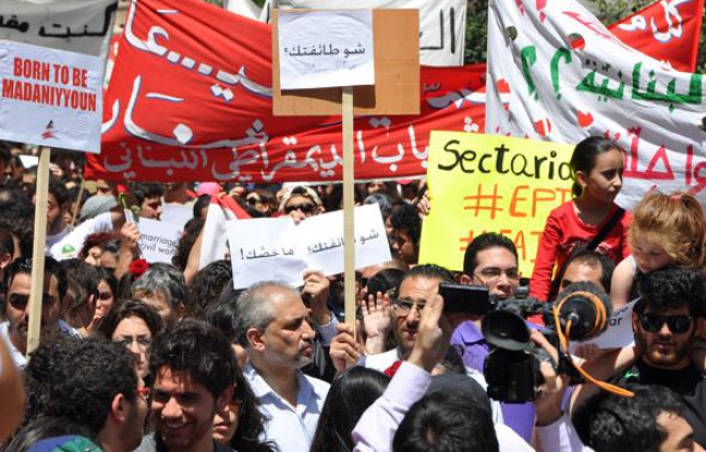 Les slogans étaient nombreux dans la manifestation, comme ici à gauche avec «Né pour être citoyen». Les slogans étaient nombreux dans la manifestation, comme ici à gauche avec «Né pour être citoyen».