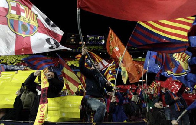 Le public du Camp Nou avant le match historique face à Milan, le 12 mars 2013 à Barcelone. Le public du Camp Nou avant le match historique face à Milan, le 12 mars 2013 à Barcelone.