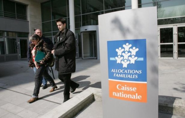Les prestations financées par la branche famille de la Sécurité sociale mais versées aux bénéficiaires par d'autres organismes ont coûté plus de 9 milliards d'euros à la Cnaf (Caisse nationale d'allocations familiales) en 2011, selon une publication de la caisse parue vendredi. Les prestations financées par la branche famille de la Sécurité sociale mais versées aux bénéficiaires par d'autres organismes ont coûté plus de 9 milliards d'euros à la Cnaf (Caisse nationale d'allocations familiales) en 2011, selon une publication de la caisse parue vendredi.