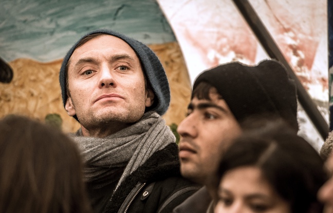 L'acteur Jude Law à la «jungle» de Calais, le dimanche 21 février 2016. L'acteur Jude Law à la «jungle» de Calais, le dimanche 21 février 2016.
