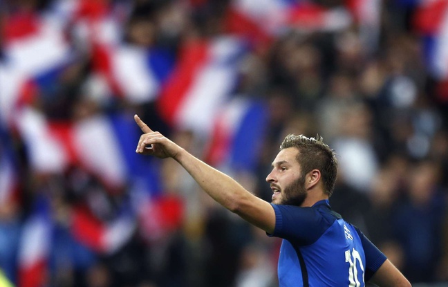 André-Pierre Gignac après son but lors de France-Russie (4-2), le 29 mars 2016 au Stade de France. André-Pierre Gignac après son but lors de France-Russie (4-2), le 29 mars 2016 au Stade de France.