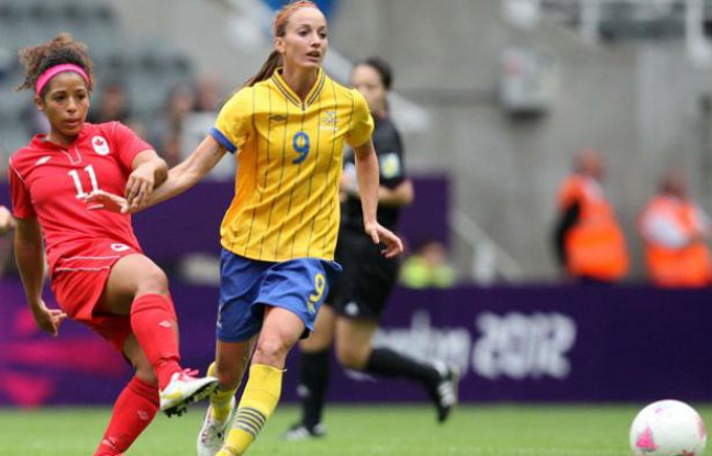 Kosovare Asllani, nouveau recrue du PSG, sous les couleurs de l'équipe de Suède le 31 juillet 2012 à Newcastle. Kosovare Asllani, nouveau recrue du PSG, sous les couleurs de l'équipe de Suède le 31 juillet 2012 à Newcastle.