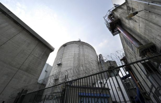 Parmi les centrales anciennes dans le collimateur : celle de Fessenheim (est), considérée comme la première à devoir fermer, mais également de Chinon (centre) et du Bugey (centre-est), selon Le Monde. Parmi les centrales anciennes dans le collimateur : celle de Fessenheim (est), considérée comme la première à devoir fermer, mais également de Chinon (centre) et du Bugey (centre-est), selon Le Monde.