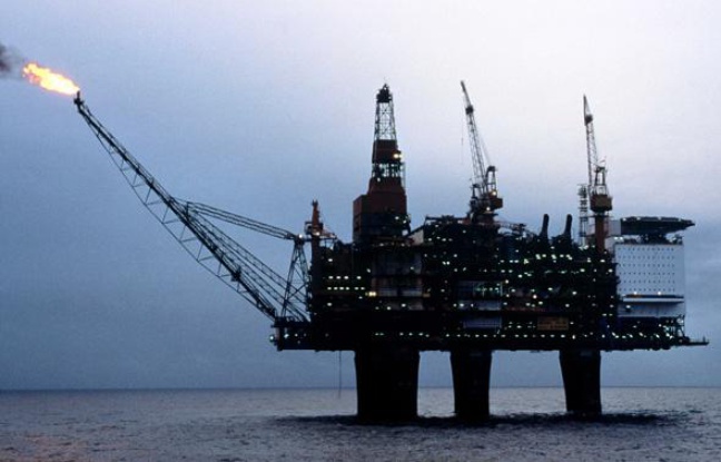 Plateforme de forage pétrolière en mer du Nord. Plateforme de forage pétrolière en mer du Nord.