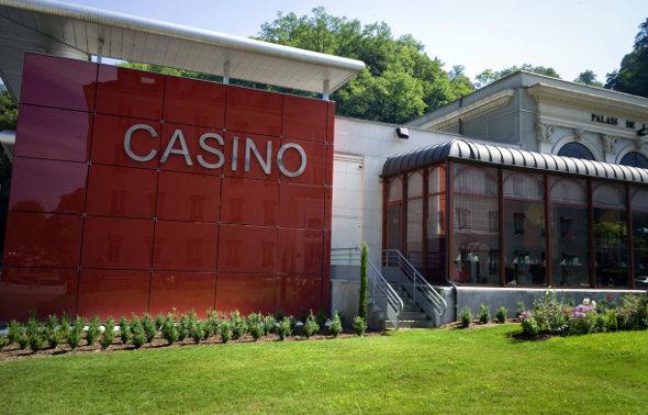 Le casino d'Uriages-les-Bains, braqué dans la nuit du 15 au 16 juillet 2010 Le casino d'Uriages-les-Bains, braqué dans la nuit du 15 au 16 juillet 2010