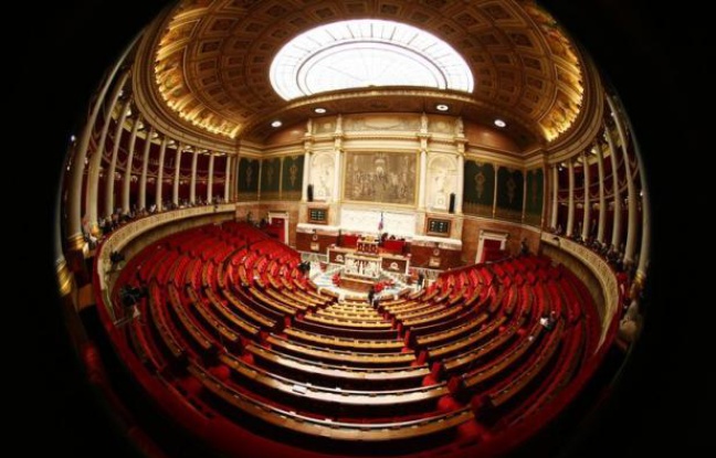Le collectif budgétaire qui doit être présenté début juillet doit permettre de générer dès cette année environ 10 milliards d'euros de recettes, selon le quotidien économique Les Echos de vendredi. Le collectif budgétaire qui doit être présenté début juillet doit permettre de générer dès cette année environ 10 milliards d'euros de recettes, selon le quotidien économique Les Echos de vendredi.