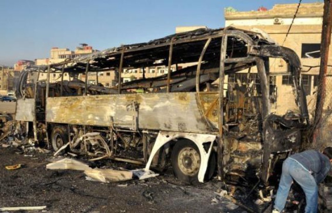 Des dizaines de personnes ont péri jeudi dans les violences en Syrie, où la révolte réprimée dans le sang entre vendredi dans son 16e mois avec des manifestations massives prévues contre le régime. Des dizaines de personnes ont péri jeudi dans les violences en Syrie, où la révolte réprimée dans le sang entre vendredi dans son 16e mois avec des manifestations massives prévues contre le régime.