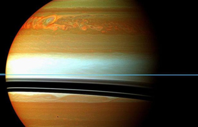 Les images de la sonde Cassini de la tempête géante dans l'hémisphère nord de Saturne Les images de la sonde Cassini de la tempête géante dans l'hémisphère nord de Saturne