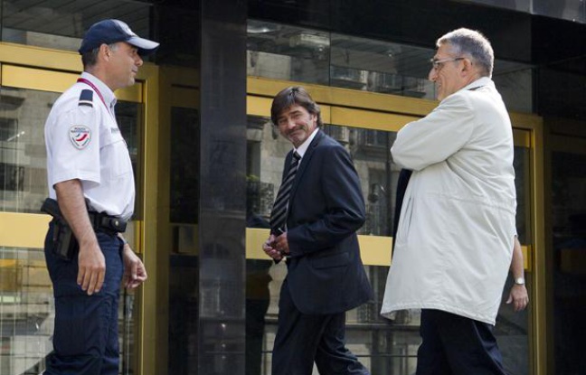 Michel Neyret, à son arrivée au conseil de discipline de la police, le 4 septembre 2012.
Michel Neyret, à son arrivée au conseil de discipline de la police, le 4 septembre 2012.