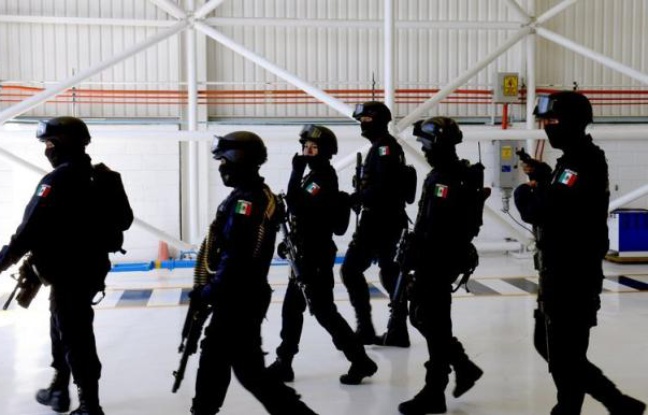 Quatorze cadavres d'hommes ont été retrouvés jeudi à l'intérieur d'un véhicule abandonné à San Luis Potosi, dans le nord du Mexique, ont annoncé les autorités judiciaires locales. Quatorze cadavres d'hommes ont été retrouvés jeudi à l'intérieur d'un véhicule abandonné à San Luis Potosi, dans le nord du Mexique, ont annoncé les autorités judiciaires locales.