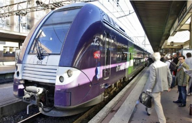 Illustration d'un train express régional à Lyon. Illustration d'un train express régional à Lyon.