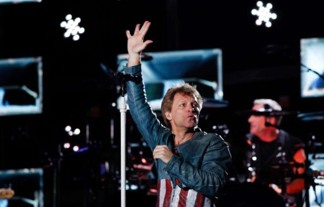 Jon Bon Jovi sur scène à Melbourne en Australie, le 7 décembre 2013. Jon Bon Jovi sur scène à Melbourne en Australie, le 7 décembre 2013.