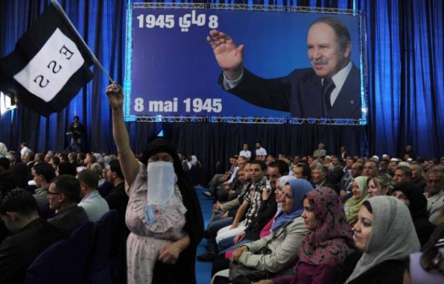 Les célébrations officielles du 50e anniversaire de l'indépendance de l'Algérie, prévues sur une année, ont commencé mercredi soir par un spectacle géant inspiré de son Histoire, en présence du président Abdelaziz Bouteflika, suivi de l'hymne algérien puis de spectaculaires feux d'artifices à travers le pays. Les célébrations officielles du 50e anniversaire de l'indépendance de l'Algérie, prévues sur une année, ont commencé mercredi soir par un spectacle géant inspiré de son Histoire, en présence du président Abdelaziz Bouteflika, suivi de l'hymne algérien puis de spectaculaires feux d'artifices à travers le pays.