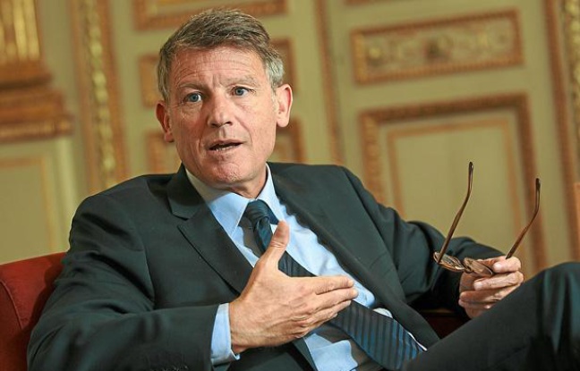 Vincent Peillon, ministre de l'Education nationale, photographié le 31 août 2012 au ministère de l'Education nationale. Vincent Peillon, ministre de l'Education nationale, photographié le 31 août 2012 au ministère de l'Education nationale.