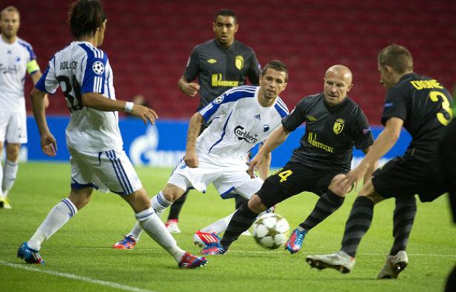 Les Lillois Florent Balmont et Lucas Digne, le 21 août 2012, à Copenhague. Les Lillois Florent Balmont et Lucas Digne, le 21 août 2012, à Copenhague.