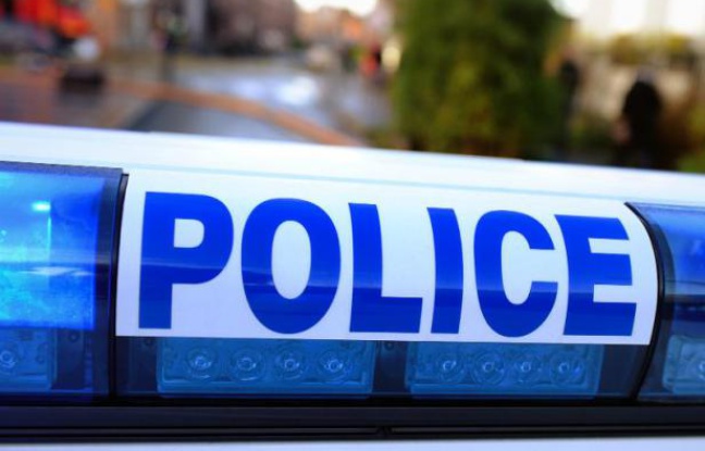 Un homme de 28 ans a été tué en pleine rue vendredi en fin d'après-midi au Havre (Seine-Maritime), un meurtre pour lequel deux individus en fuite sont recherchés Un homme de 28 ans a été tué en pleine rue vendredi en fin d'après-midi au Havre (Seine-Maritime), un meurtre pour lequel deux individus en fuite sont recherchés