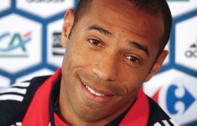 Thierry Henry, lors de la conférence de presse à Clairefontaine, le 31 mars 2009. Thierry Henry, lors de la conférence de presse à Clairefontaine, le 31 mars 2009.