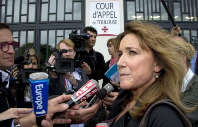 French lawyer of the AZF bereaved families' association Stella Bisseuil speaks to journalists in front of the Jean-Mermoz hall converted into a courtroom at the Park of the exhibitions in Toulouse, southwestern France, on November 3, 2011 on the opening day of the 4-month appeal trial of the September 21, 2001 blast at the AZF petrochemical plant which caused the death of 31 people and injured thousands of others. AZF was owned by the French oil giant Total. AFP PHOTO / PASCAL PAVANI French lawyer of the AZF bereaved families' association Stella Bisseuil speaks to journalists in front of the Jean-Mermoz hall converted into a courtroom at the Park of the exhibitions in Toulouse, southwestern France, on November 3, 2011 on the opening day of the 4-month appeal trial of the September 21, 2001 blast at the AZF petrochemical plant which caused the death of 31 people and injured thousands of others. AZF was owned by the French oil giant Total. AFP PHOTO / PASCAL PAVANI